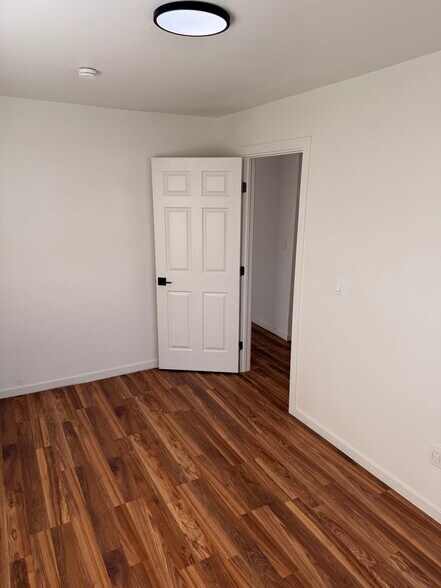 Building Photo - 119 W 19th St