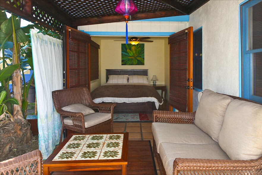 Cabana Room ~ Bedroom French Doors open out onto cabana - 14 S Venice Blvd