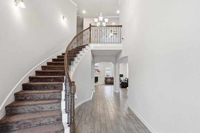 Building Photo - 24714 Longwood Forest Dr
