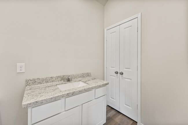 Building Photo - 8685 Sassafras