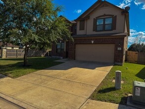 Building Photo - University Park - 5 bedrooms, 3-1/2 Baths