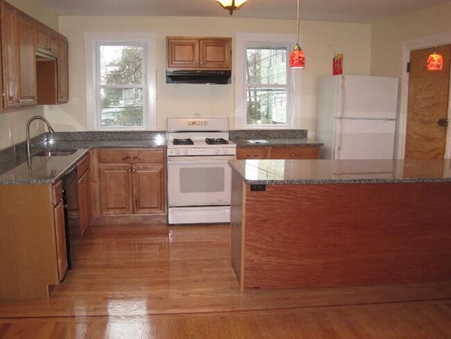 Building Photo - No Brokers Fee, Parking Included, Porch, Eat-in Kitchen, Laundry on a Site