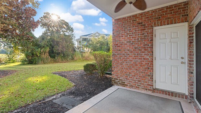 Building Photo - 4880 Dahlia Ct