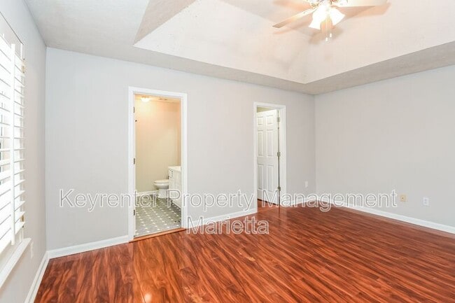 Building Photo - 4819 Lake Park Terrace