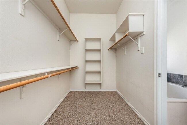 Building Photo - 4009 Reatta Ln