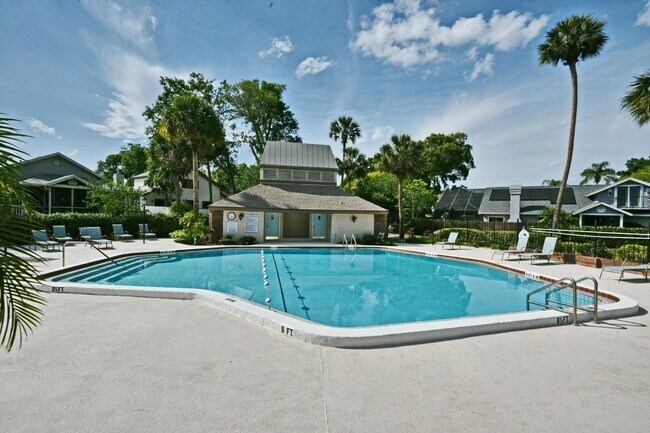 Building Photo - 621 Landings Pl