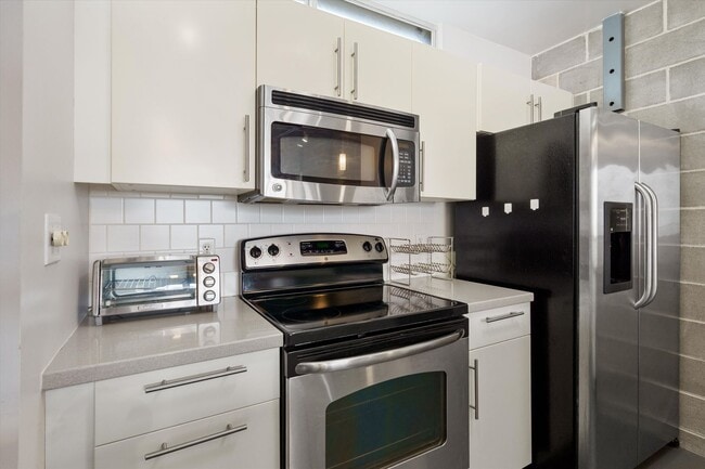 Building Photo - 4801 S Congress Ave