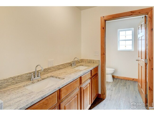 Building Photo - 6820 Willow Vista Ct