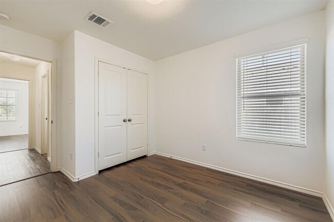 Building Photo - 21413 Bird Wing Dr