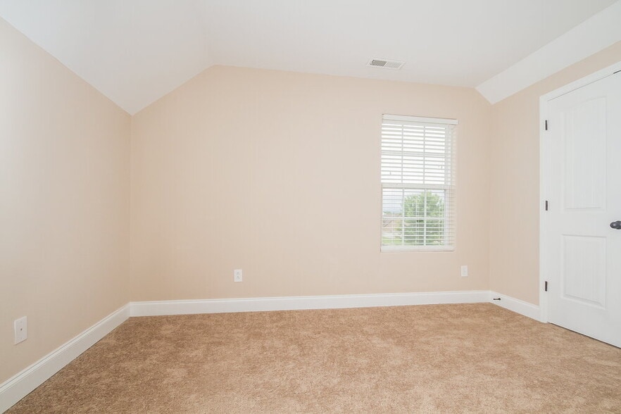 Building Photo - 2213 Strickland Dr