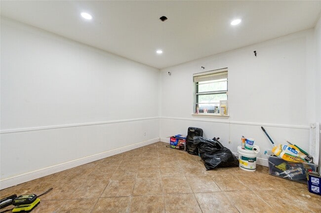 Building Photo - 2117 Willow Wisp Dr