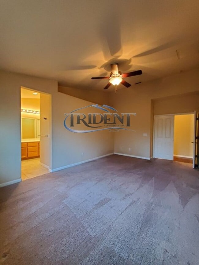 Building Photo - 4 bedroom, 2 bath house
