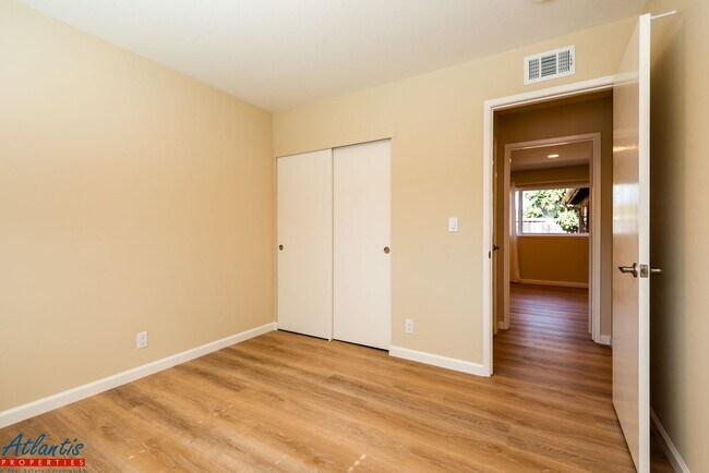 Building Photo - 6263 Malory Dr