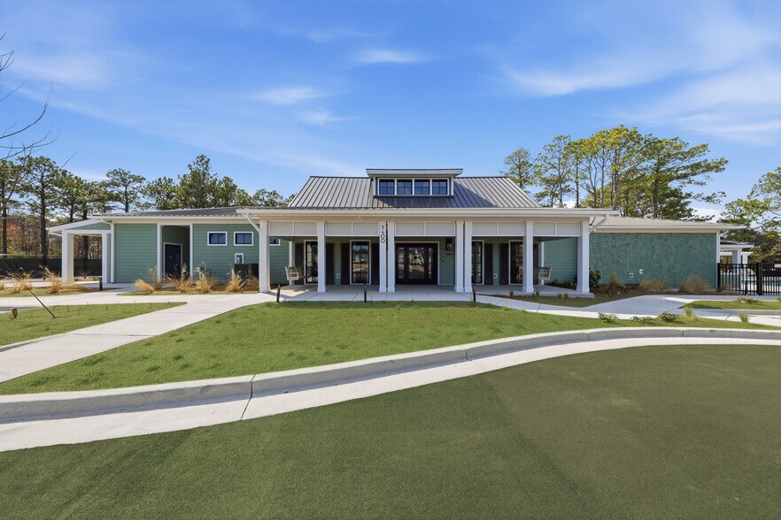 Building Photo - 4744 Siddons Dr
