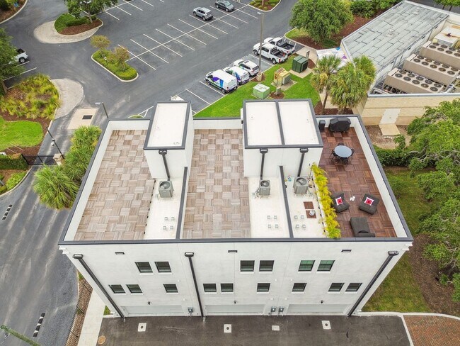 Building Photo - Canvas GWX