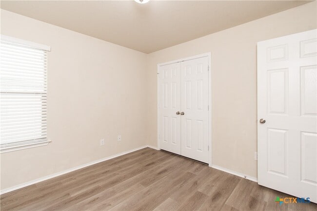 Building Photo - 5304 Waterbank Ln