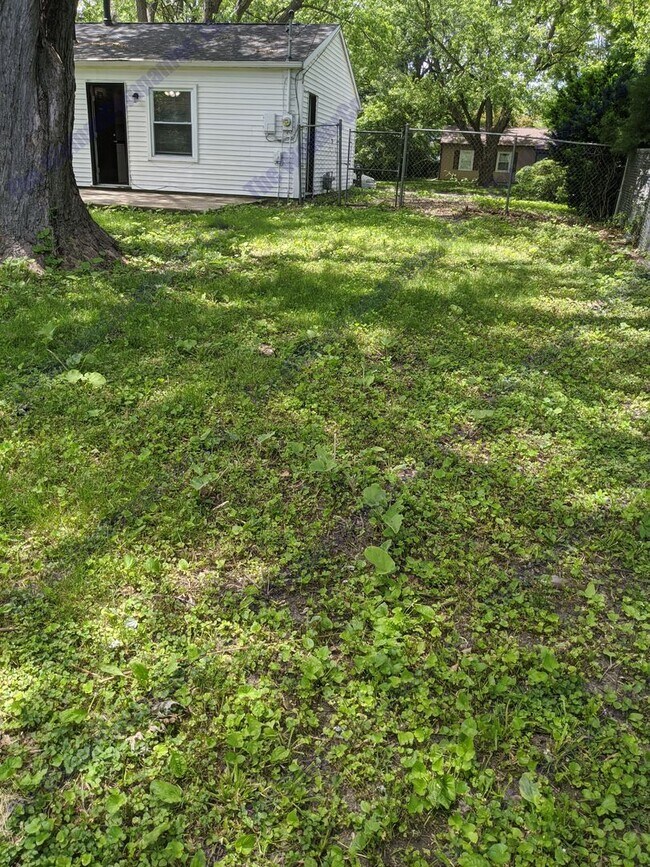 Building Photo - Available August 1st 2026!