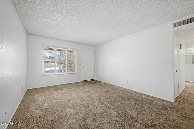 Building Photo - 932 W Libra Dr