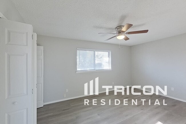 Building Photo - 1221 Aldenwood Dr