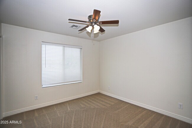 Building Photo - 1087 E Ibis St