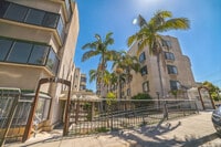 Building Photo - Park Glenview Apartments