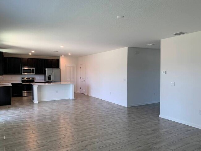 Building Photo - 843 Grant St