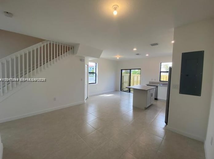 Building Photo - 575 NE 208th Ter