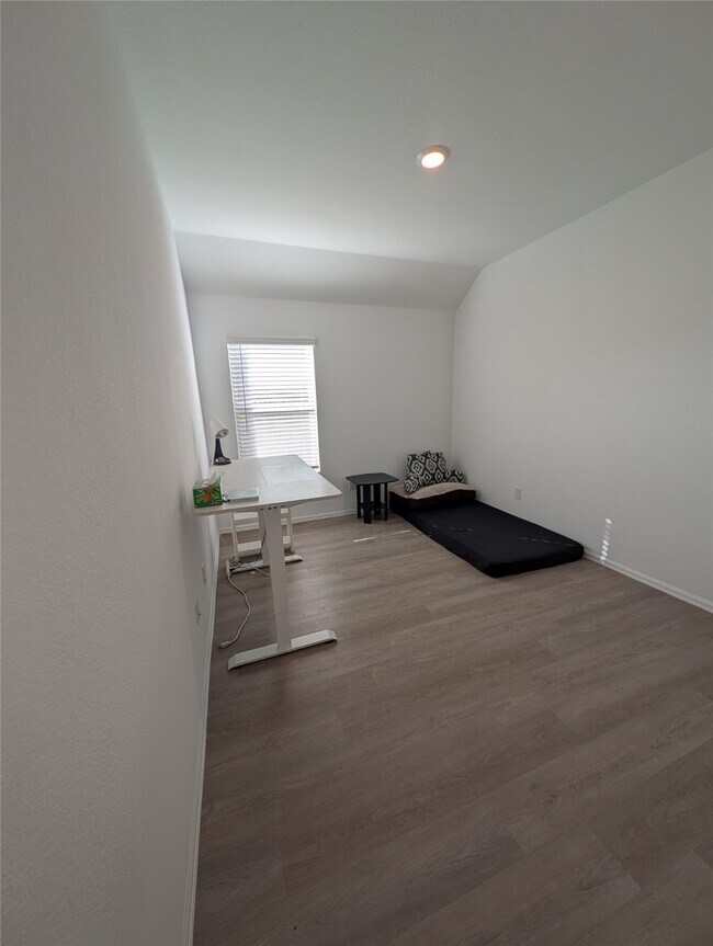 Building Photo - 9918 Highland Harvest Dr