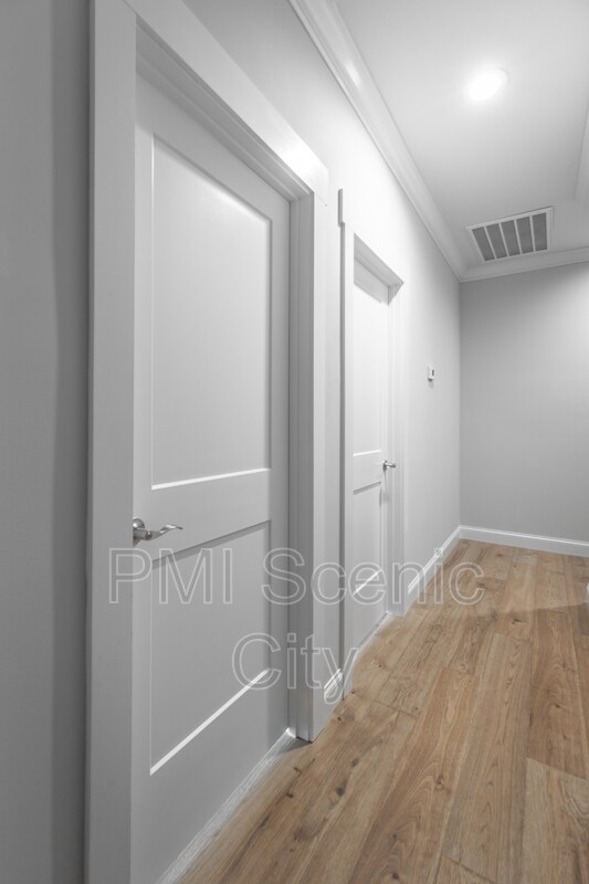 Building Photo - 1904 Cypress Ln