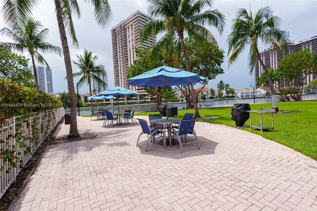 Building Photo - 19390 Collins Ave