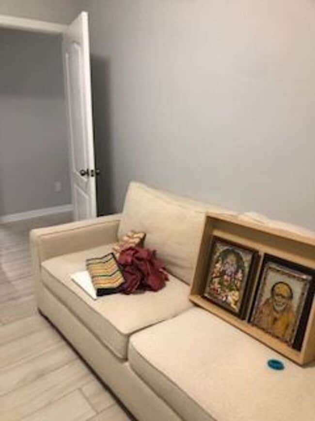 Building Photo - AMAZING 3/4 GORGEOUS HOME IN GATED COMMUNI...