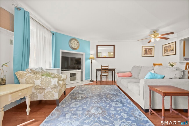 Building Photo - 237 Willow Springs