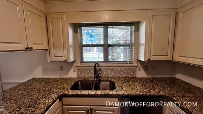 Building Photo - 120 Bellegrove Cir