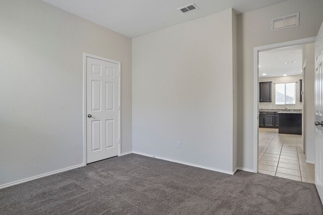 Building Photo - Beautiful Corner Lot Property in Paloma Creek!