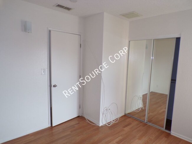 Building Photo - 1820 Calico Dr