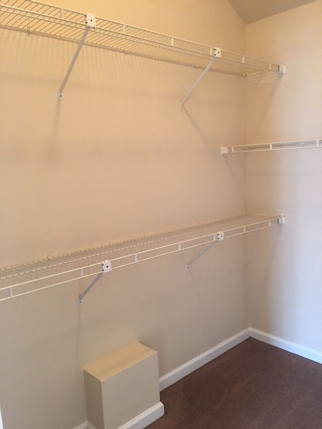 Building Photo - Fantastic 3 Bedroom Townhouse in Wellingto...