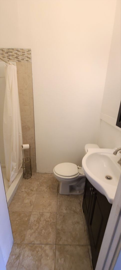 Building Photo - Euclid Ave - A 4 bedroom 2 bathroom Histor...