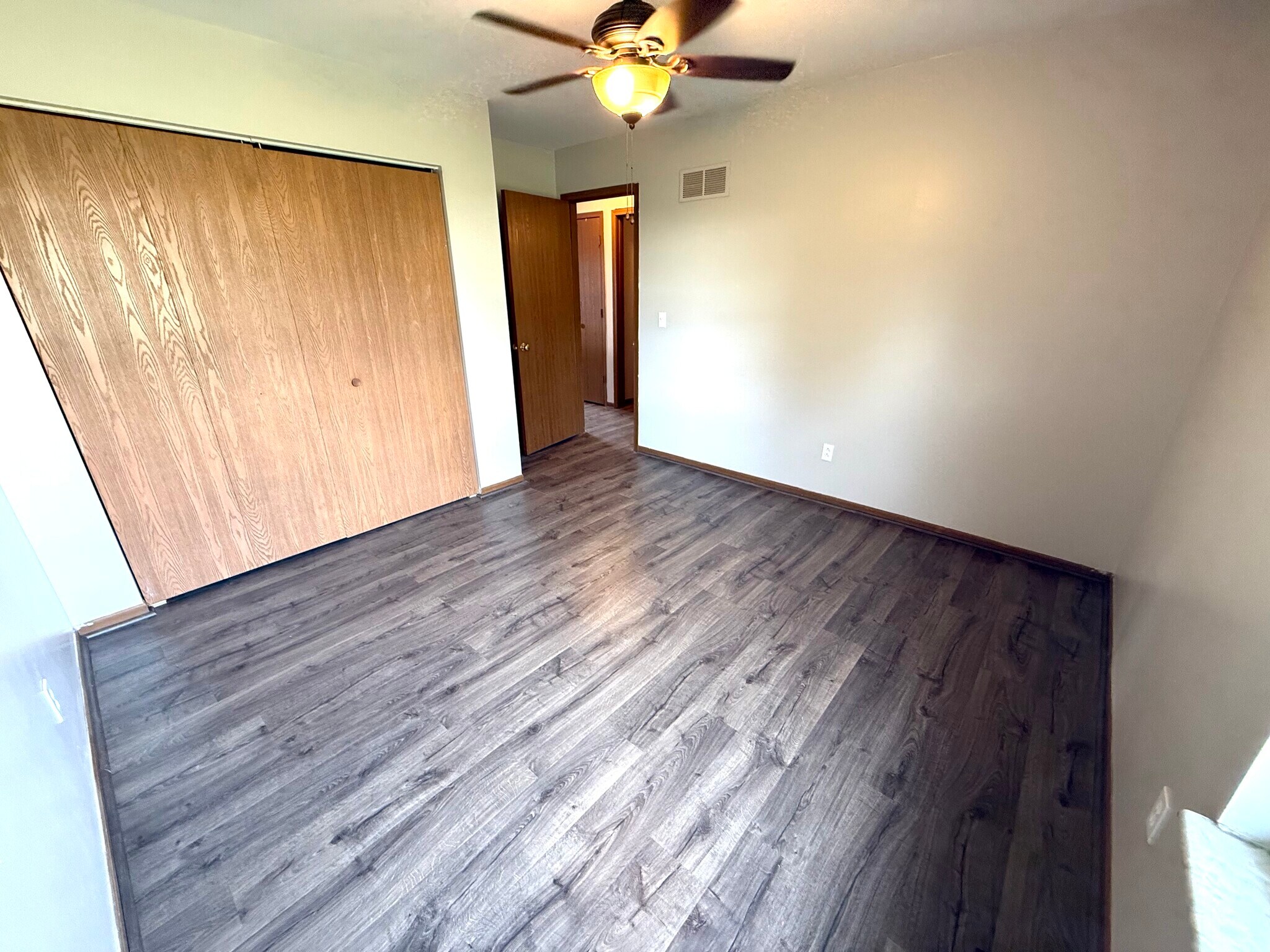 Building Photo - 608 Linda Ln