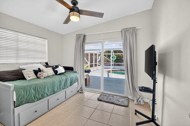 Building Photo - 310 Glen Arbor Terrace