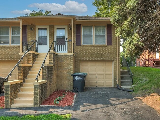 Building Photo - 4611 Wakeley St