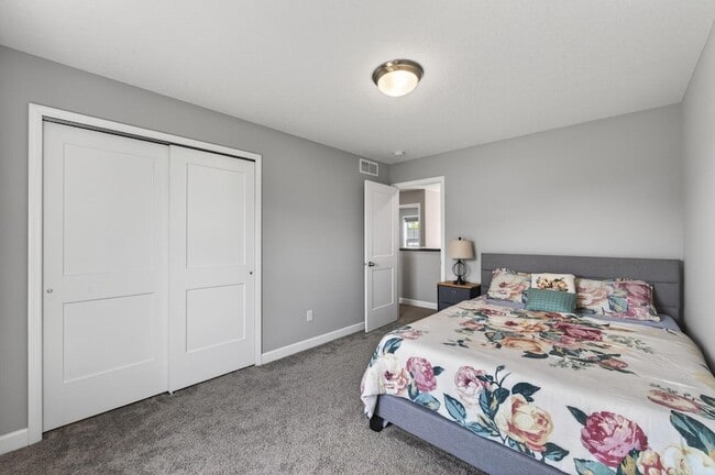 Building Photo - 1559 Edgebrook Ln