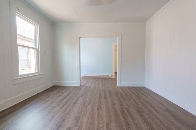 Building Photo - MOVE IN READY 4 Bedroom in Chesapeake!