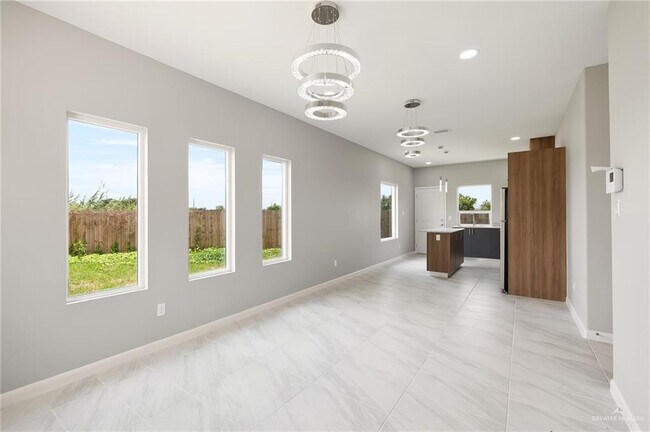 Building Photo - 29 Las Vistas Ln