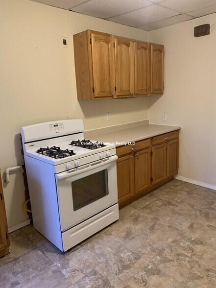 Building Photo - 130 Talbot Ave