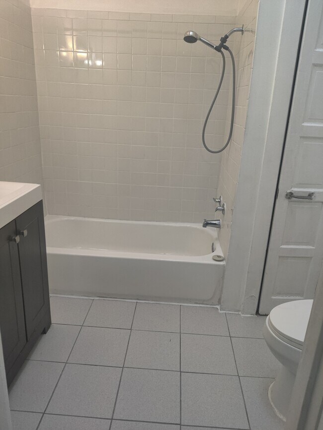 Building Photo - 1708 67th Ave