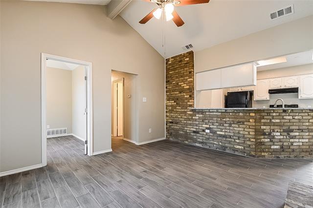 Building Photo - 103 Meadow Dr