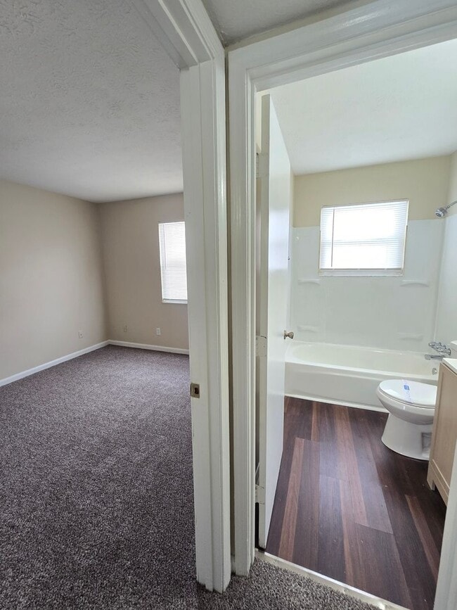 Building Photo - Nice, Recently Renovated, 3 Bedrooms, 1 Bath, Brick Ranch Home available Now! Located on a Cul de...