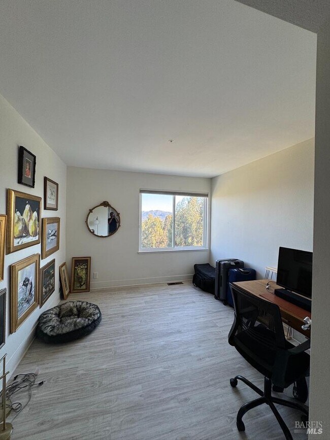 Building Photo - 67 Via Los Altos