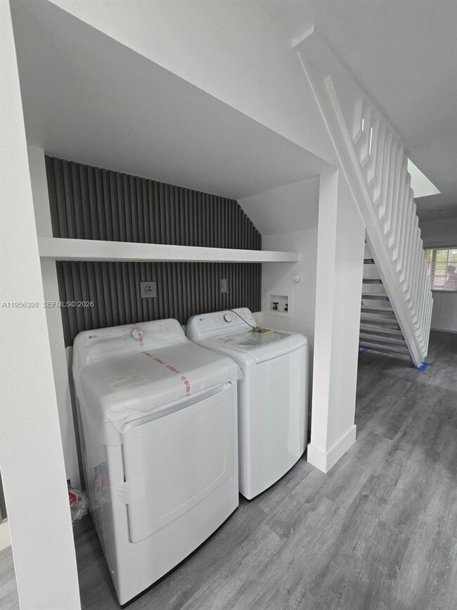 Building Photo - 1120 Parkside Green Dr