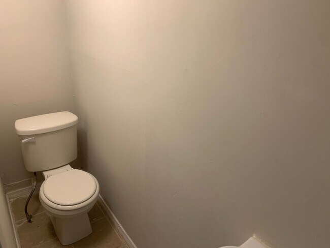 Building Photo - SECTION 8 and EDEN Accepted!! Spacious Newly Renovated 3 Br Home!